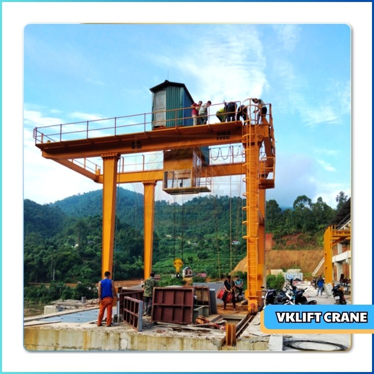 Cổng trục chân dê 10 tấn