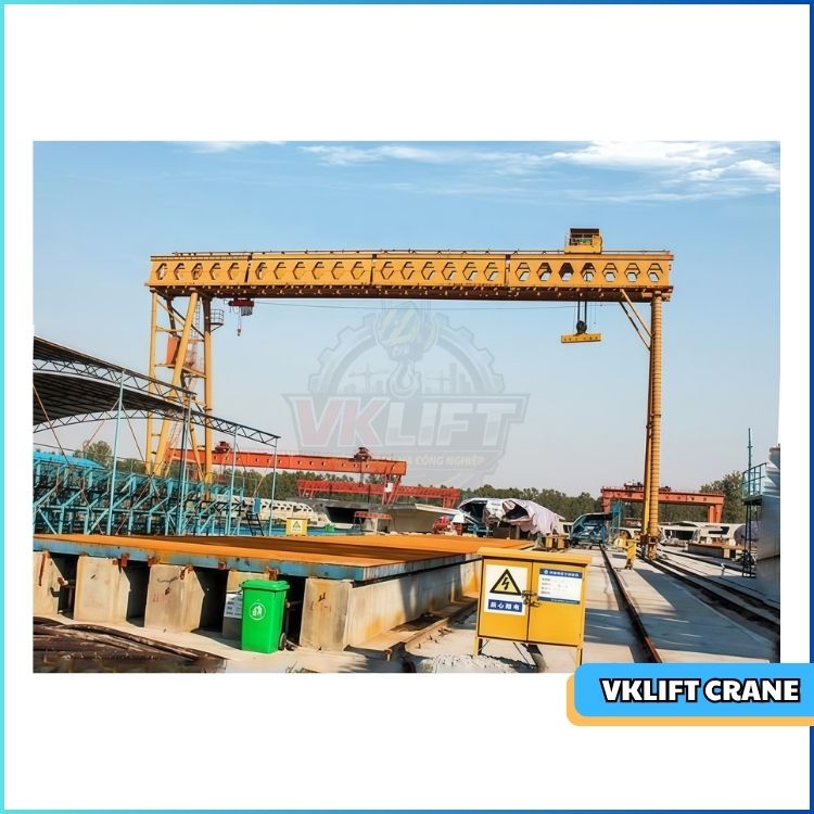 Cổng trục hai dầm dạng tổ hợp có khẩu độ vượt nhịp lớn